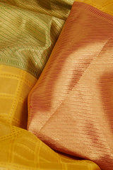 Silk Kanjeevaram Sari with
geometrical
pattern
