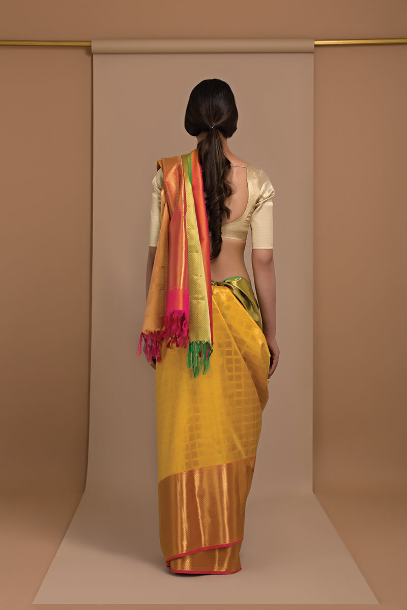 Silk Kanjeevaram Sari with 
 geometrical 
pattern
